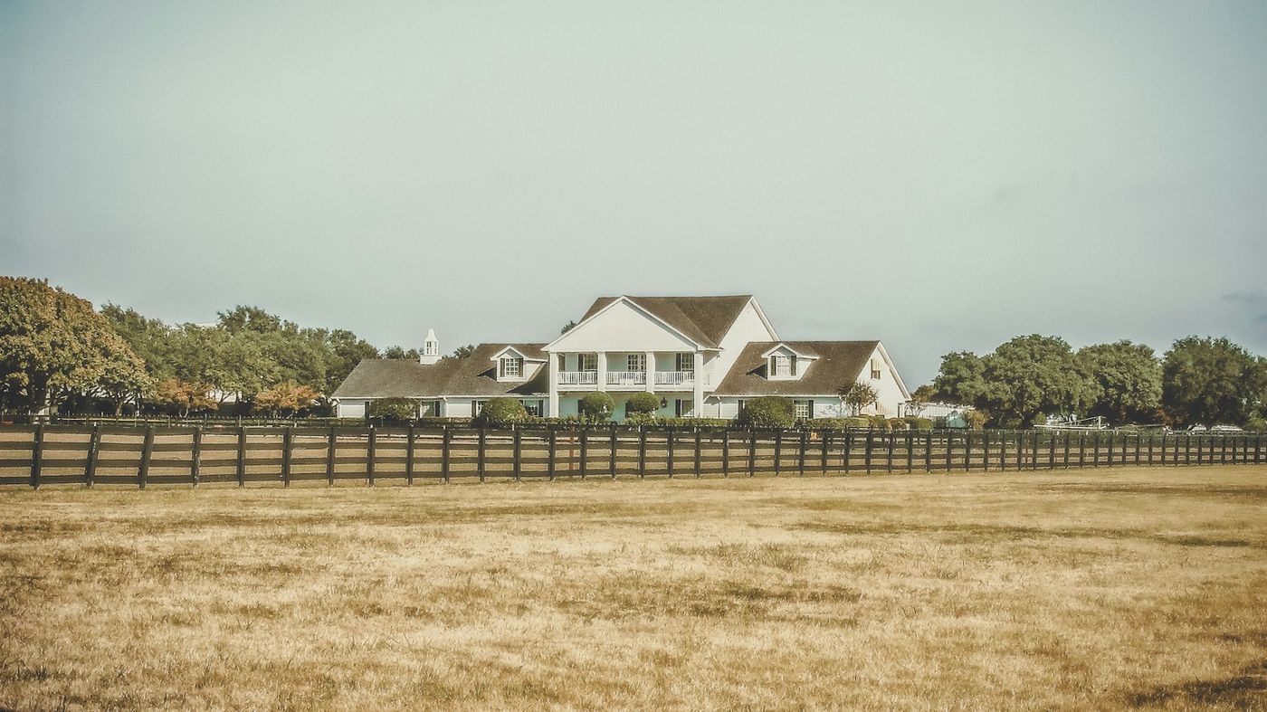 Acreage residential property in Eagle Rock, NC